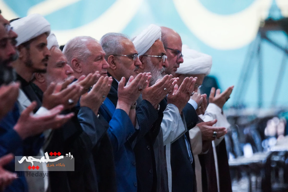 نماز عید قربان در دانشگاه تهران برگزار شد +تصاویر