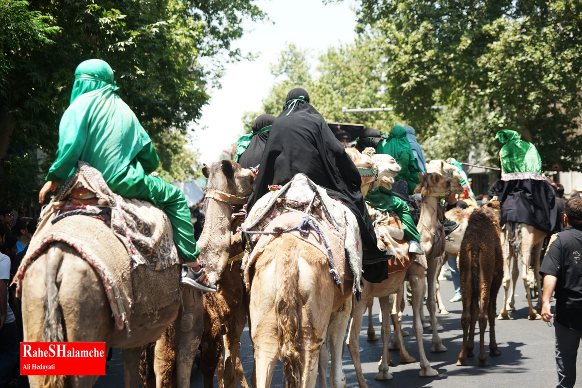 حرکت کاروان بنی اسد با عزاداری سنتی در خیابان ری تهران +تصاویر