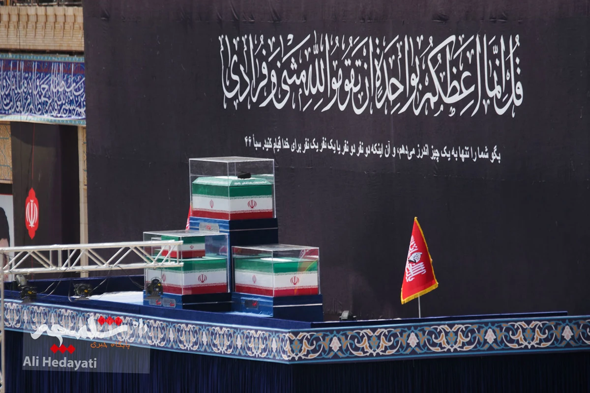 خروش عاشقان خامنه‌ای شهید در مصلای امام خمینی(ره) در مصلی تهران