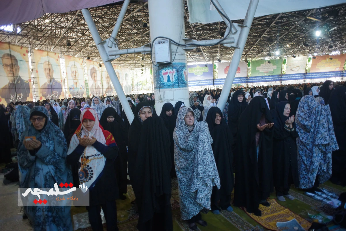 نماز عید قربان در دانشگاه تهران برگزار شد +تصاویر