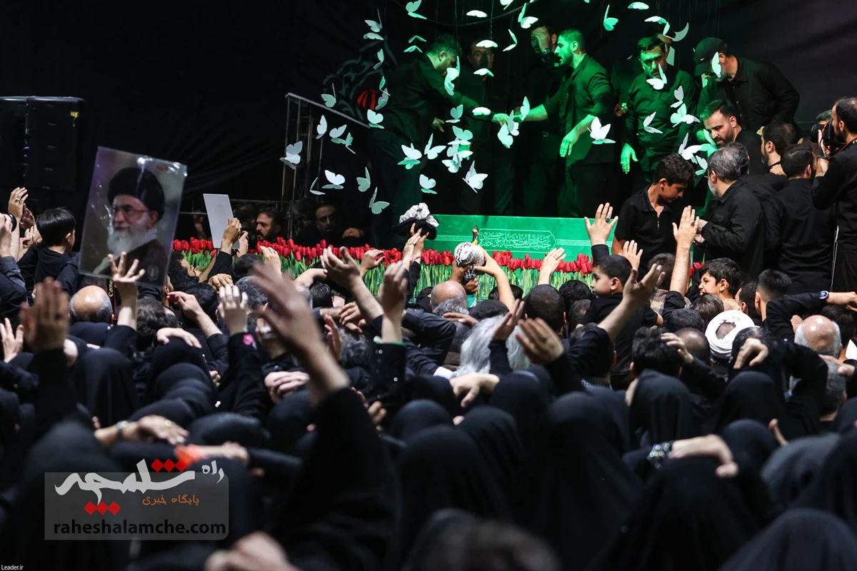 آخرین دیدار خانواده‌های معظم شهدا با رهبر شهید انقلاب +تصاویر