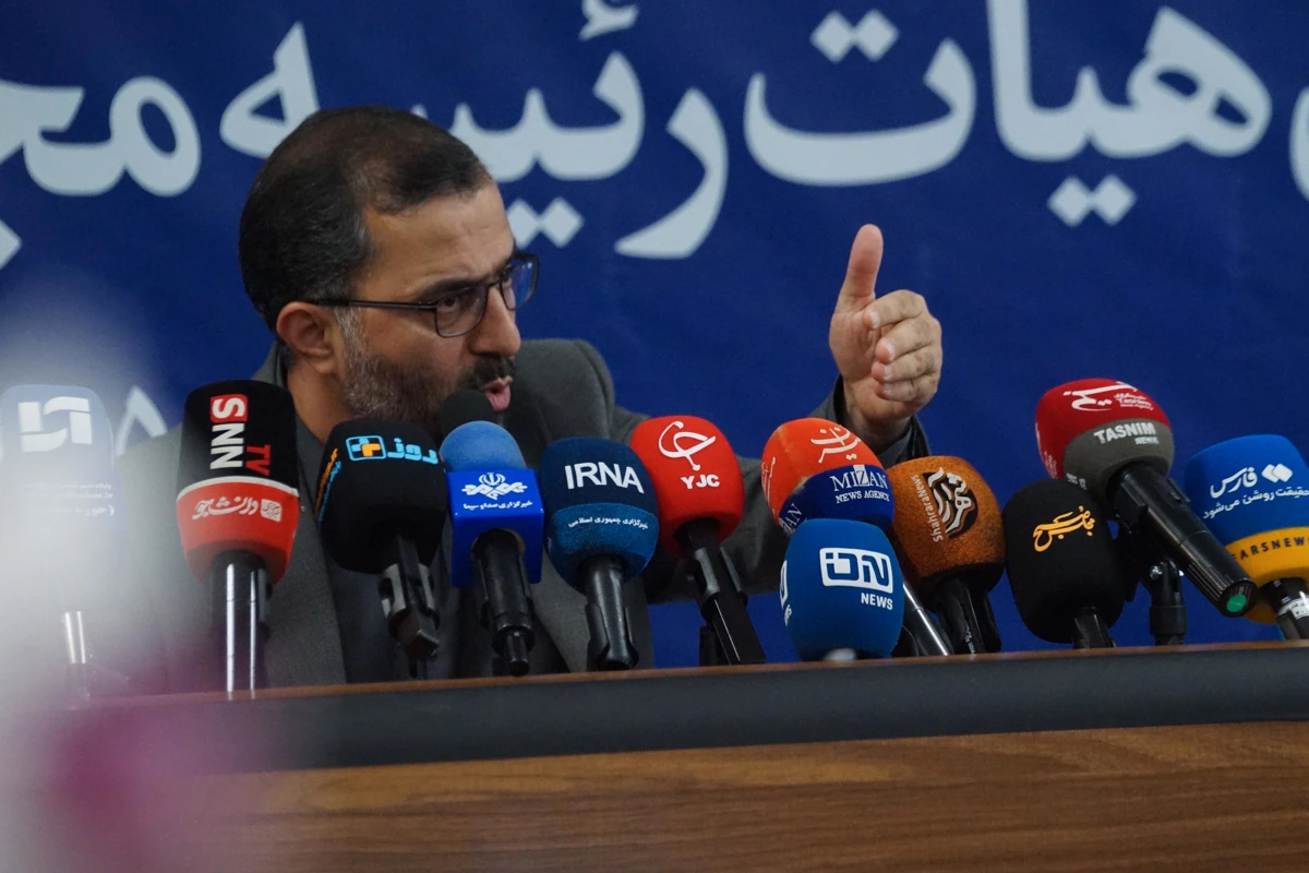 نشست صمیمی سخنگوی مجلس با خبرنگاران +تصاویر