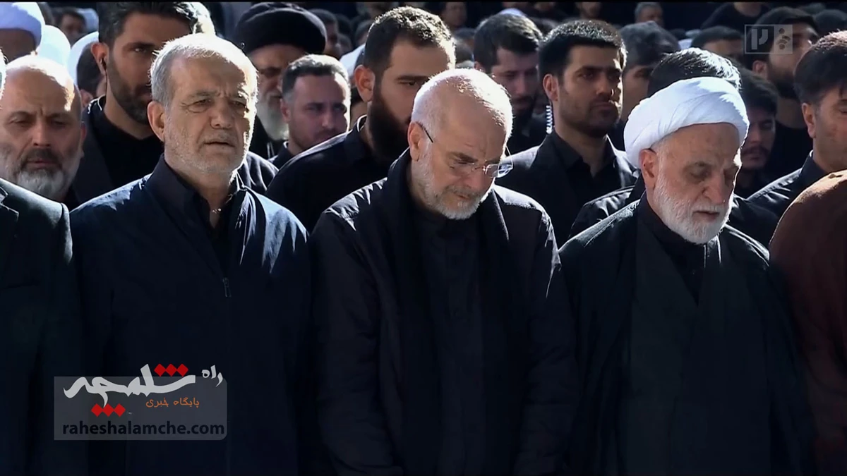 اقامه نماز بر پیکر رهبر شهید انقلاب با حضور فرزندان‌شان +تصاویر