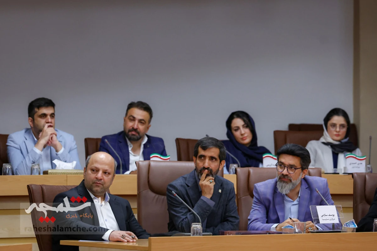 نشست خبری رئیس جمهور با خبرنگاران +تصاویر