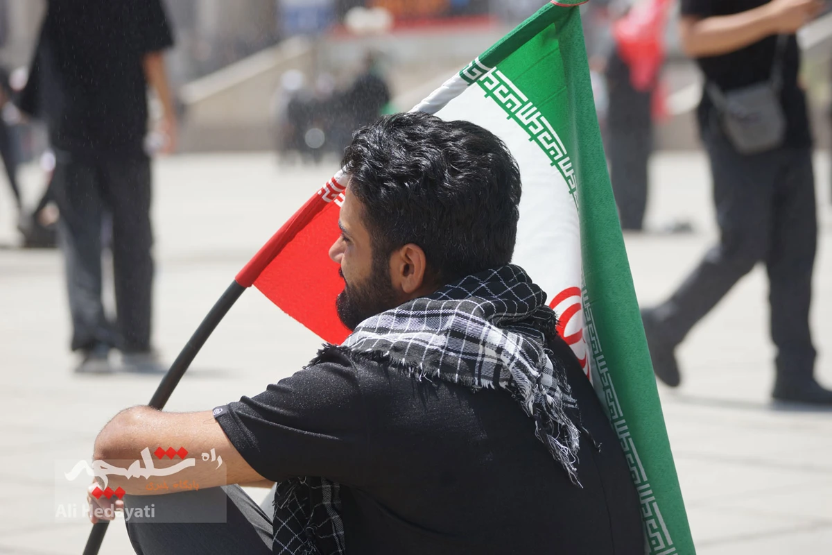 خروش عاشقان خامنه‌ای شهید در مصلای امام خمینی(ره) در مصلی تهران
