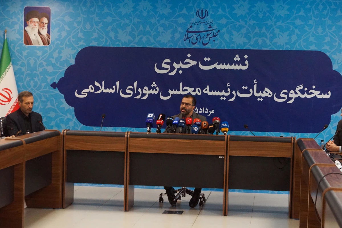 نشست صمیمی سخنگوی مجلس با خبرنگاران +تصاویر