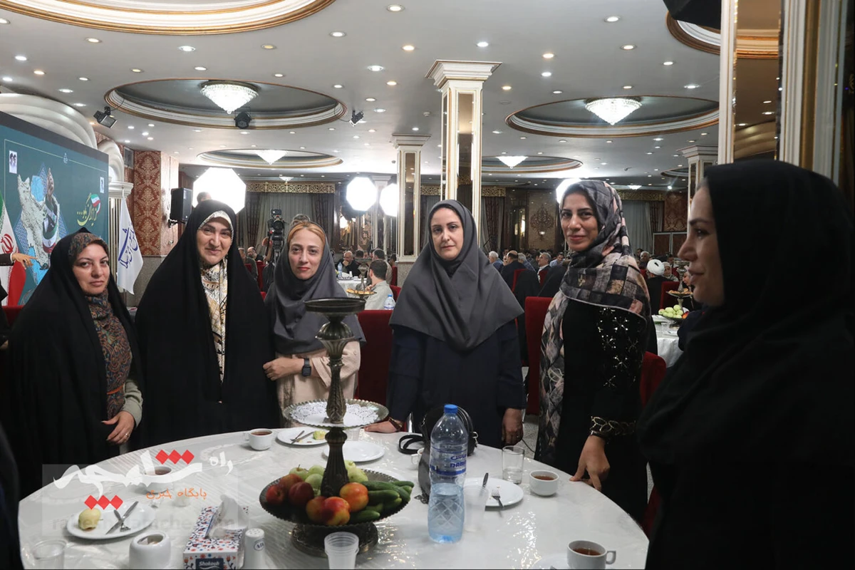 نشست خبرنگاران پارلمانی با حضور رئیس مجلس چه گذشت؟ +تصاویر