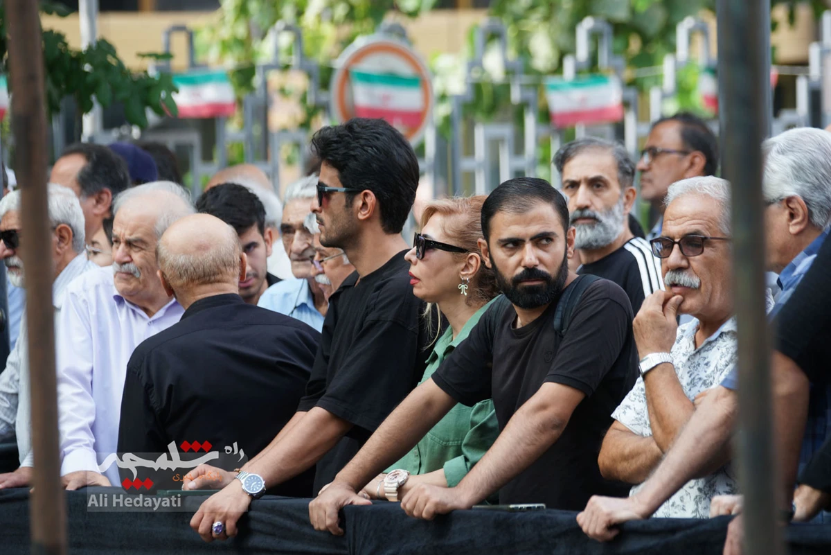 چه کسانی در مراسم تشییع «ایرج» حضور داشتند؟ +تصاویر