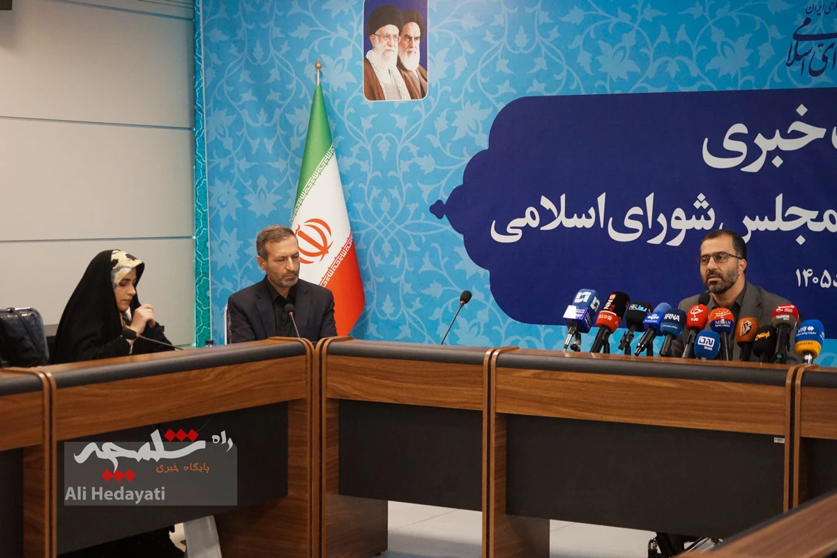 نشست صمیمی سخنگوی مجلس با خبرنگاران +تصاویر