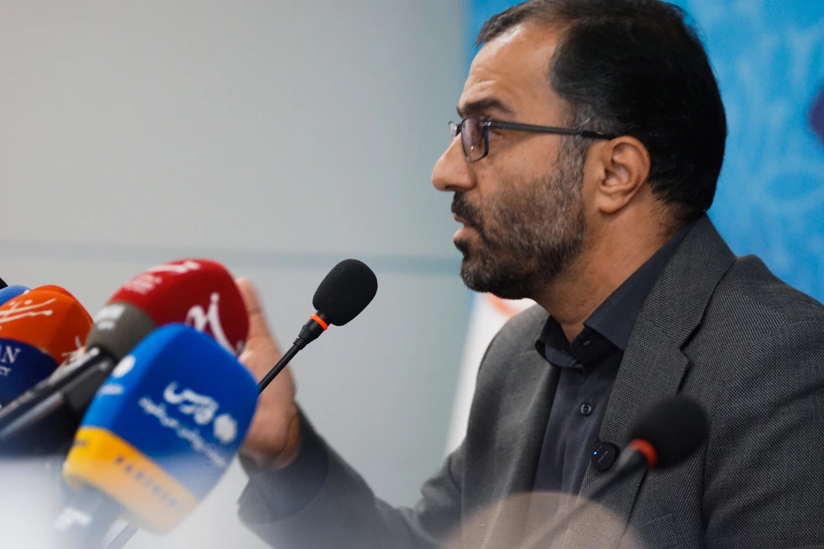 نشست صمیمی سخنگوی مجلس با خبرنگاران +تصاویر