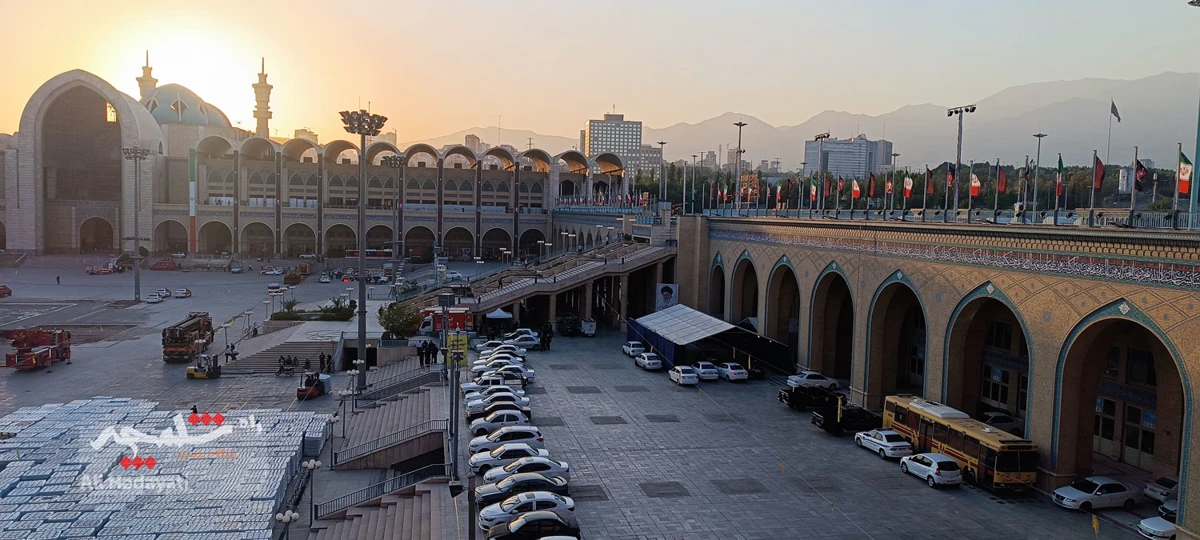آماده سازی مصلی امام خمینی(ره) محل استقرار پیکر رهبر شهید انقلاب +تصاویر
