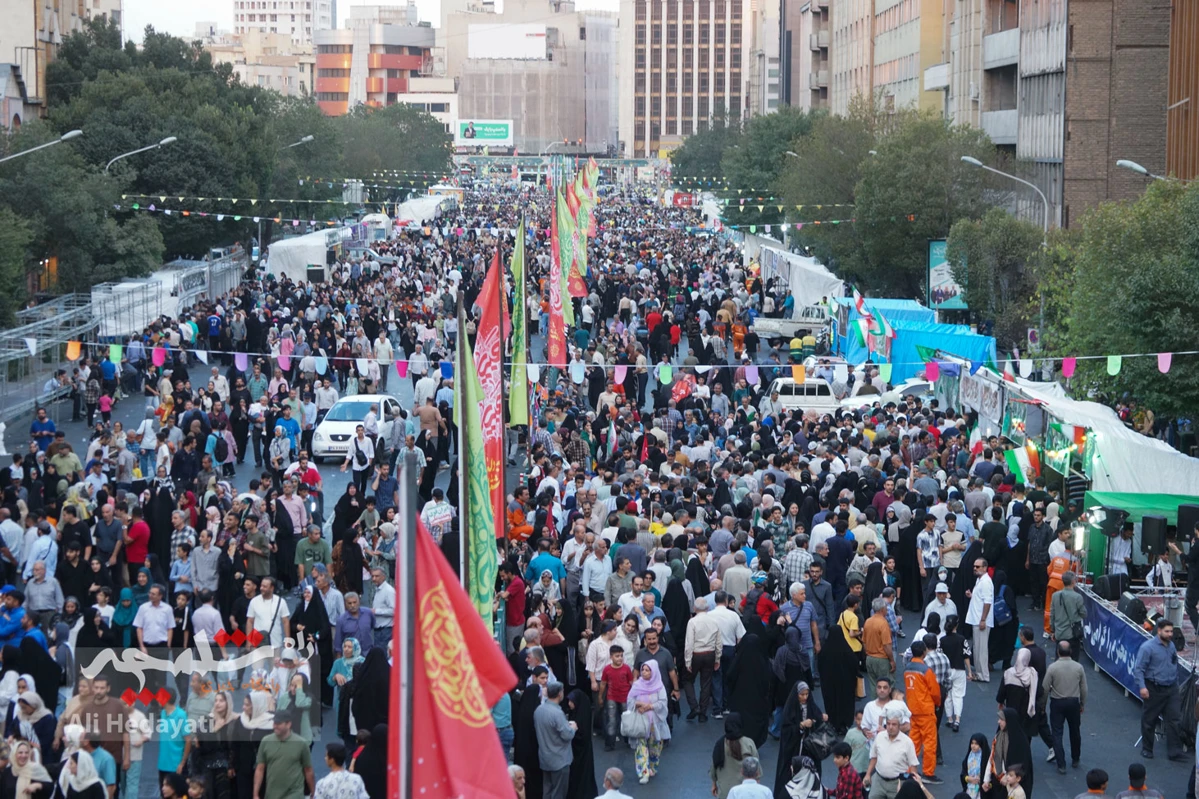 جشن «امت احمد» از میدان هفت تیر تا میدان ولی‌عصر(عج) +تصاویر