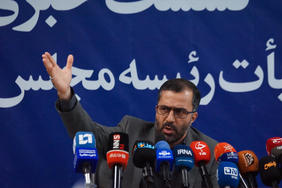 نشست صمیمی سخنگوی مجلس با خبرنگاران +تصاویر