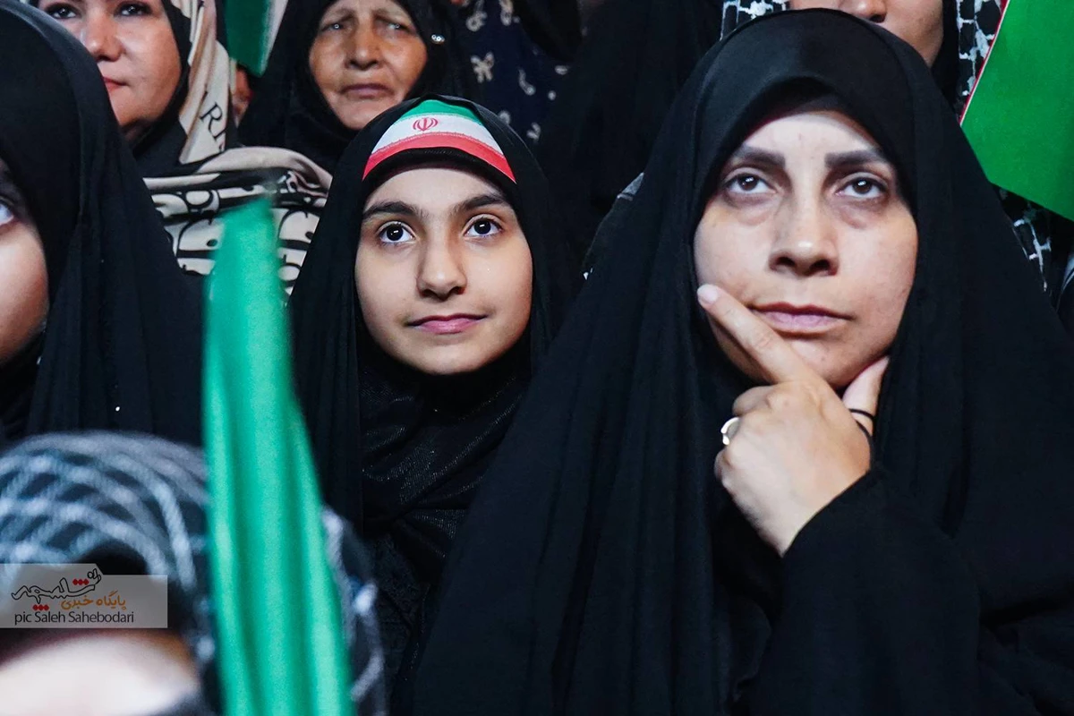 اجتماع هفتاد و هفتمین اجتماع مردمی در چهارراه کوکلا +تصاویر