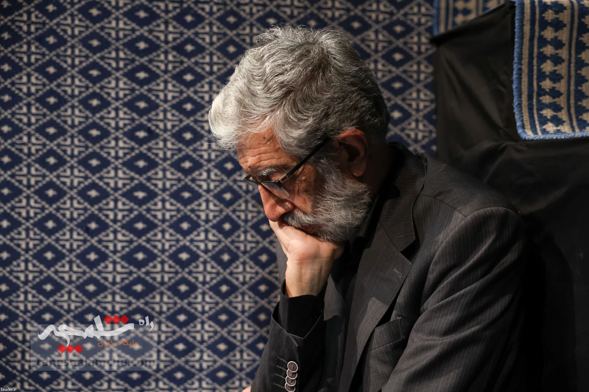 آخرین دیدار خانواده‌های معظم شهدا با رهبر شهید انقلاب +تصاویر