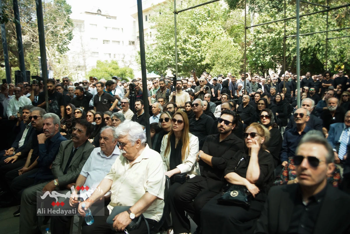 چه کسانی در مراسم تشییع «ایرج» حضور داشتند؟ +تصاویر