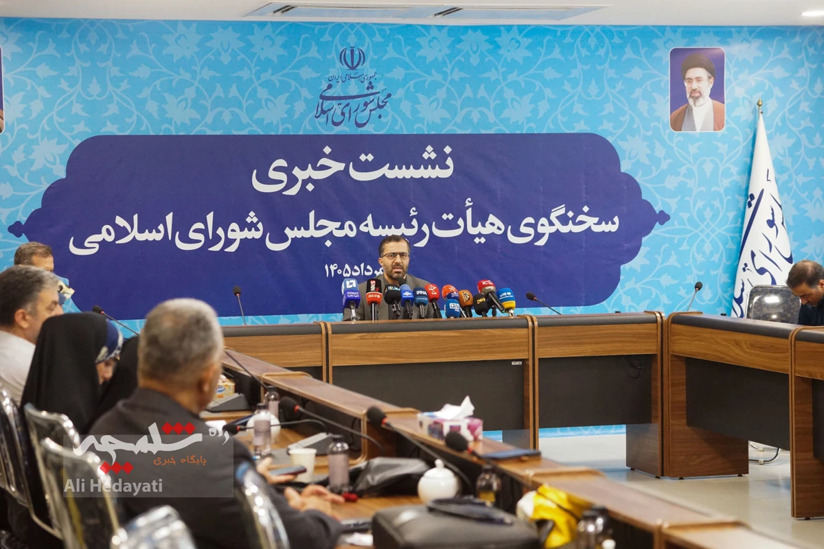 نشست صمیمی سخنگوی مجلس با خبرنگاران +تصاویر