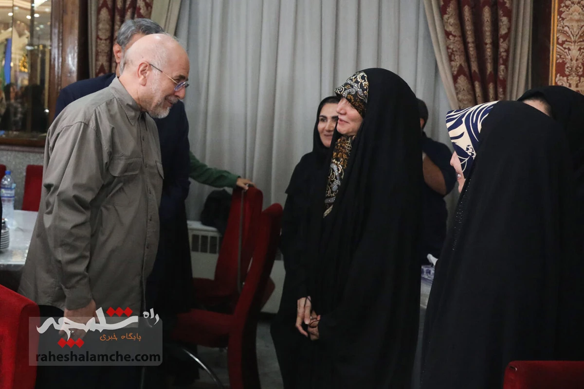 نشست خبرنگاران پارلمانی با حضور رئیس مجلس چه گذشت؟ +تصاویر