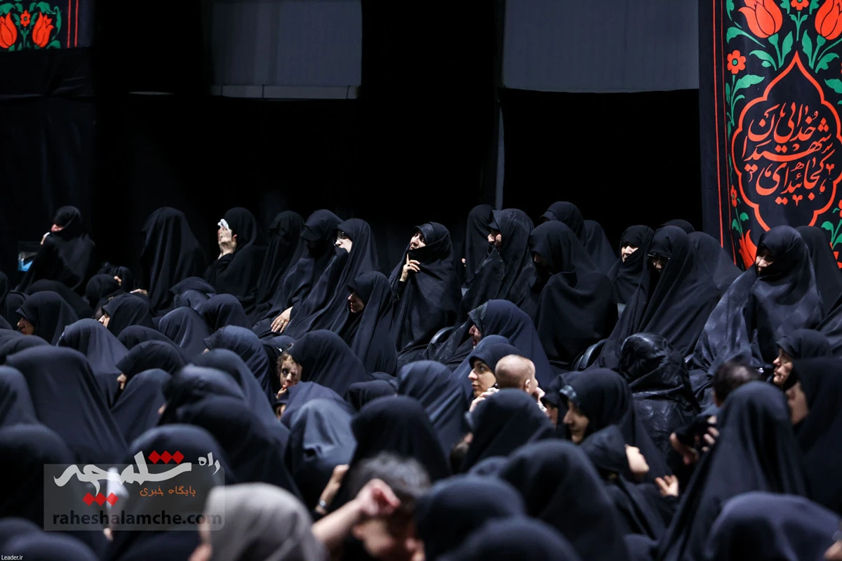 آخرین دیدار خانواده‌های معظم شهدا با رهبر شهید انقلاب +تصاویر