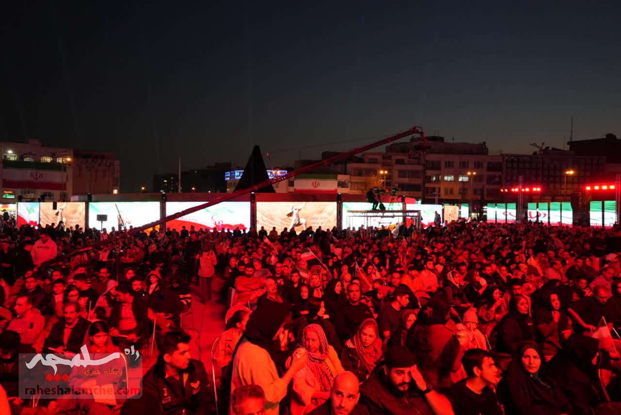 تصویر ۱ از مراسم رونمایی